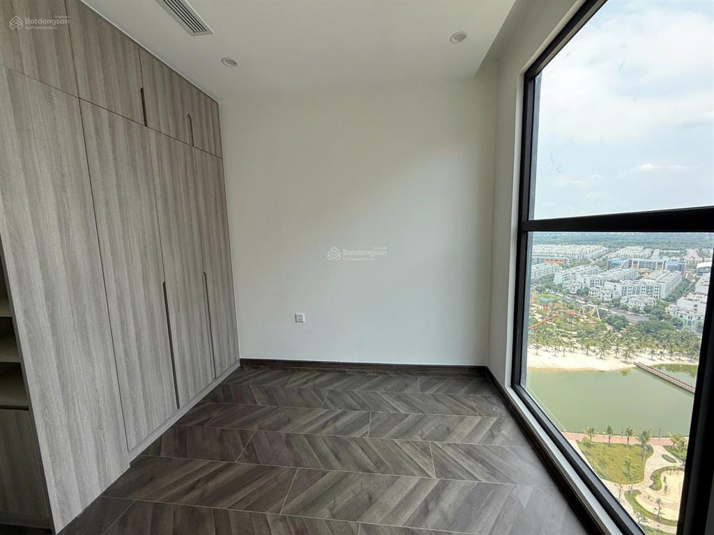 Cho thuê 3pn ntcb rèm giá chỉ 18tr/th tại opus one tại vinhomes grand park quận 9