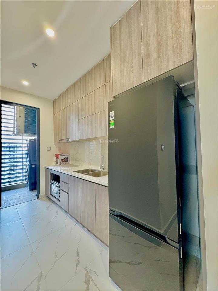 Cho thuê 2pn full nội thất luxury 18tr view trực diện công viên và sông đồng nai tại opus one