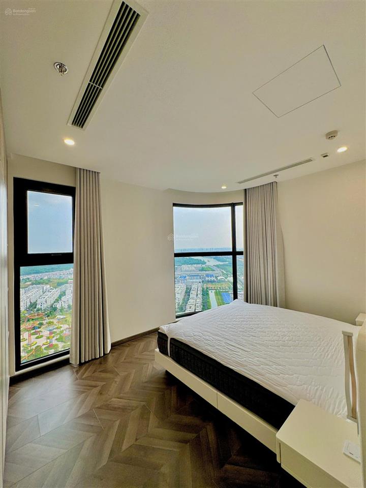 Cho thuê 2pn full nội thất luxury 18tr view trực diện công viên và sông đồng nai tại opus one