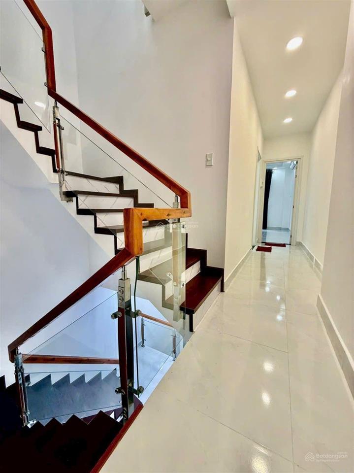 Nhà bán 4 tầng hẻm 44 phạm văn hai, sát mặt tiền..dt 3,8x11 nở 4,85