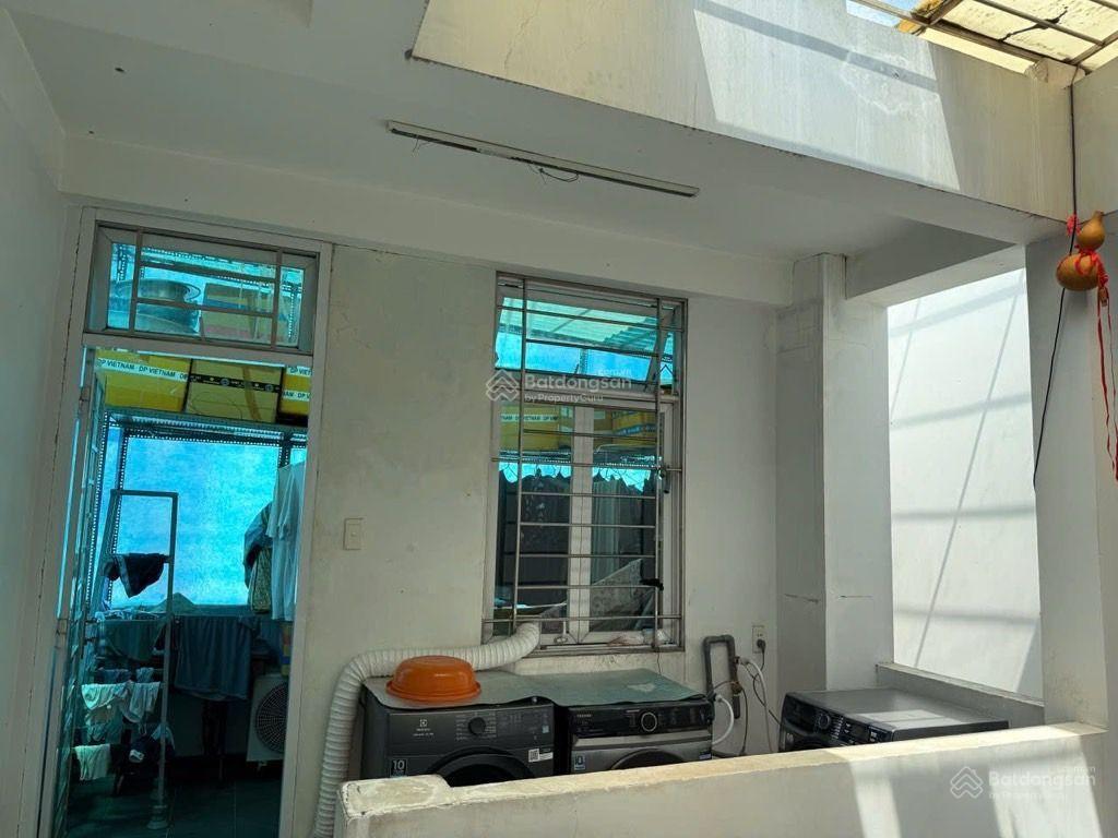 Phòng dưới trệt, nhà bán hẻm thành mỹ, lý thường kiệt, p8. 4 tầng  5pn  dt 4,8x13