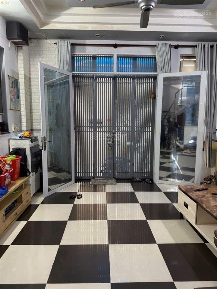 Phòng dưới trệt, nhà bán hẻm thành mỹ, lý thường kiệt, p8. 4 tầng  5pn  dt 4,8x13