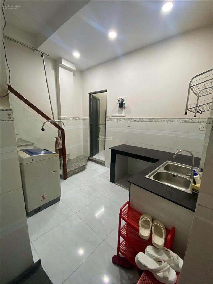 Bán nhà 3 tầng đúc thật, nguyễn bặc, tân bình, ngay chợ phạm văn hai. dt 3x10 nở 6m