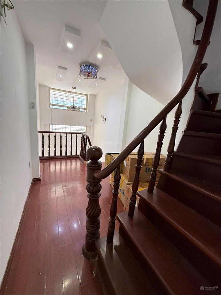 Bán nhà 4 tầng hẻm xe hơi 1036 cách mạng tháng 8