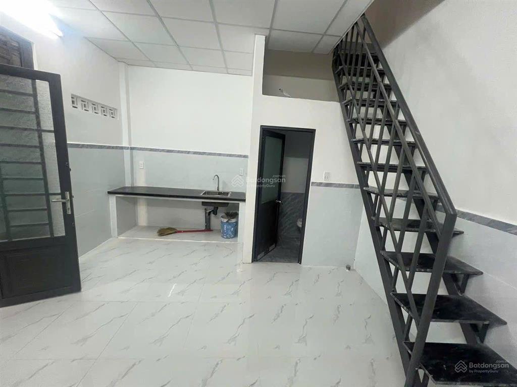 Bán nhà 2 tầng, hẻm âu cơ, p9, gần đường thiên phước. dt 5x4