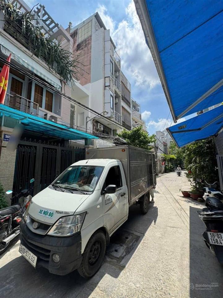 Bán nhà 2 tầng, có phòng dưới trệt. hẻm lạc long quân f8. dt 43m, dt sàn 72m2