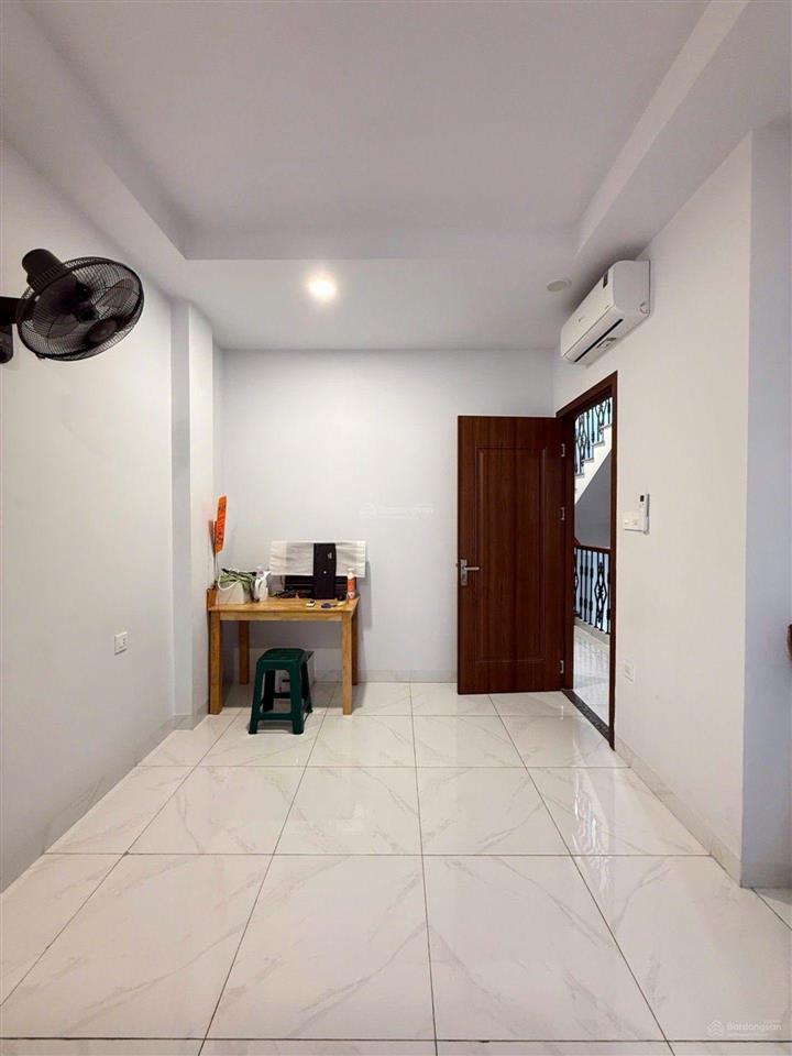 Ngang 5m, nhà 3 tầng hẻm xe hơi lý thường kiệt,f7 5x8,2  ngay ngã tư bảy hiền