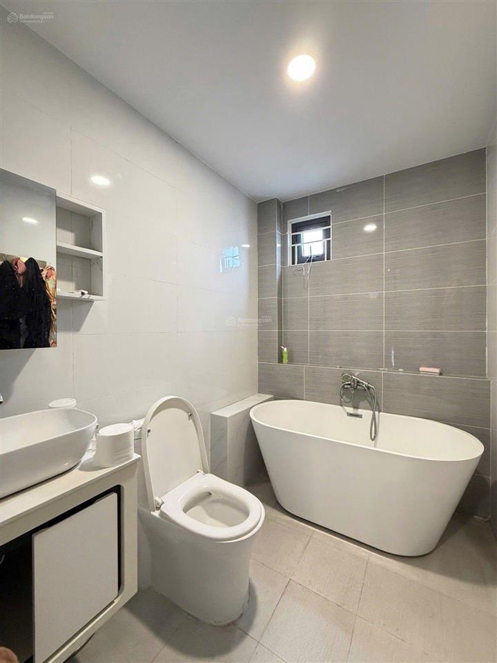 Ngang 5m, nhà 3 tầng hẻm xe hơi lý thường kiệt,f7 5x8,2  ngay ngã tư bảy hiền