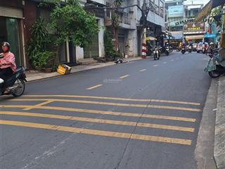Nhà bán khu vip, đường xe tải quay đầu lạc long quân, p11  5 tầng  dt 3,35x15,5m