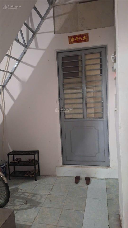 Bán gấp căn nhà 4 tầng ở hẻm 338 âu cơ. chưa tới 90tr/m². dt 3,35x19. hẻm thông, 4m
