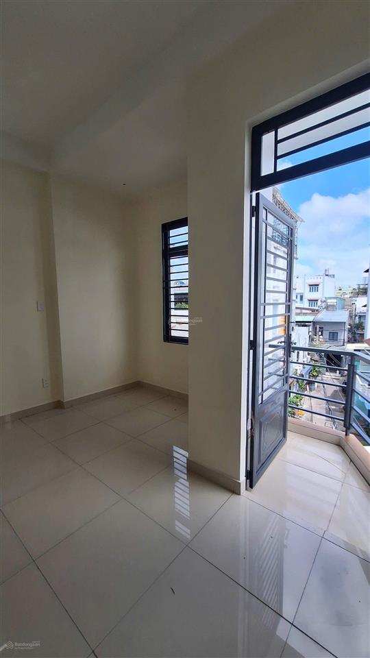 Chủ cho thuê nhà 3 tầng hẻm lạc long quân, p.10, tân bình, 4pn, 3wc
dt 4,3x13
4pn, 3wc, nhà trống