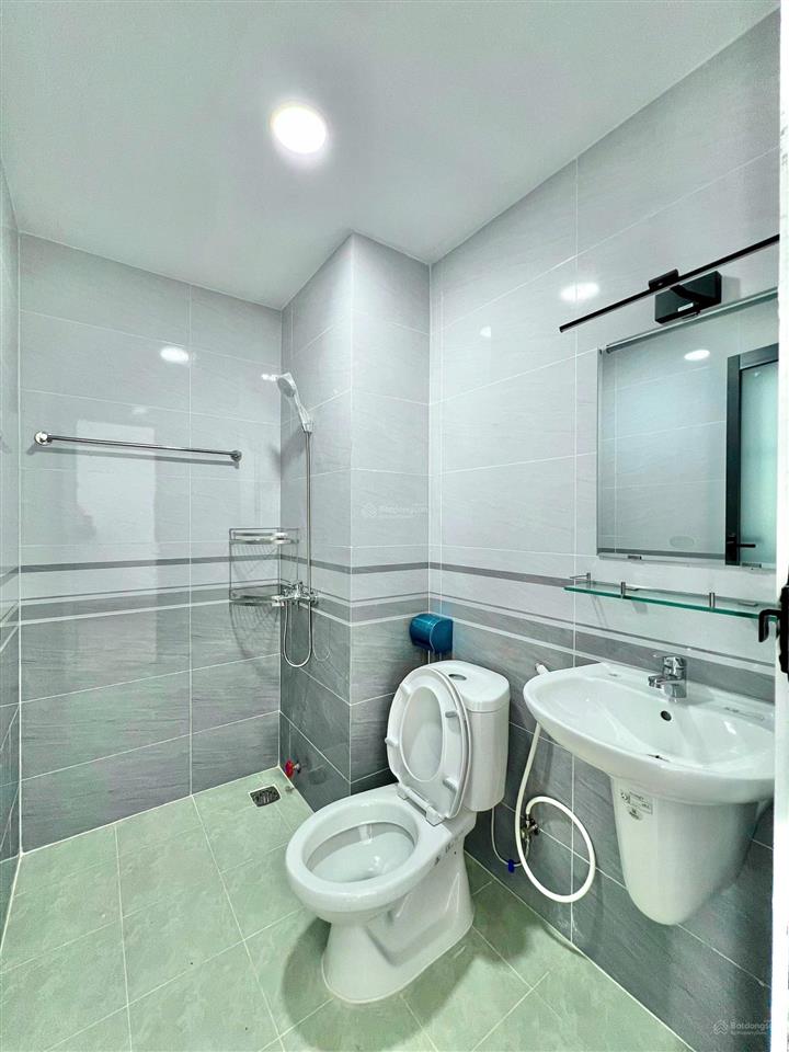Bán tòa nhà mặt phố đường số 6 ngô quang thắm nhà bè