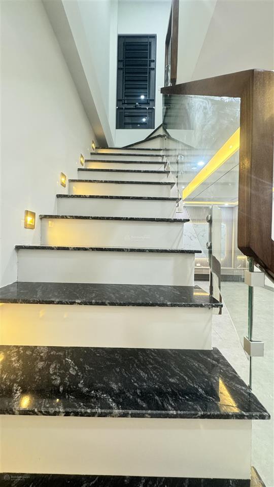 Chính chủ gửi bán nhà ngự câu  sẵn sàng dọn về ở ngay