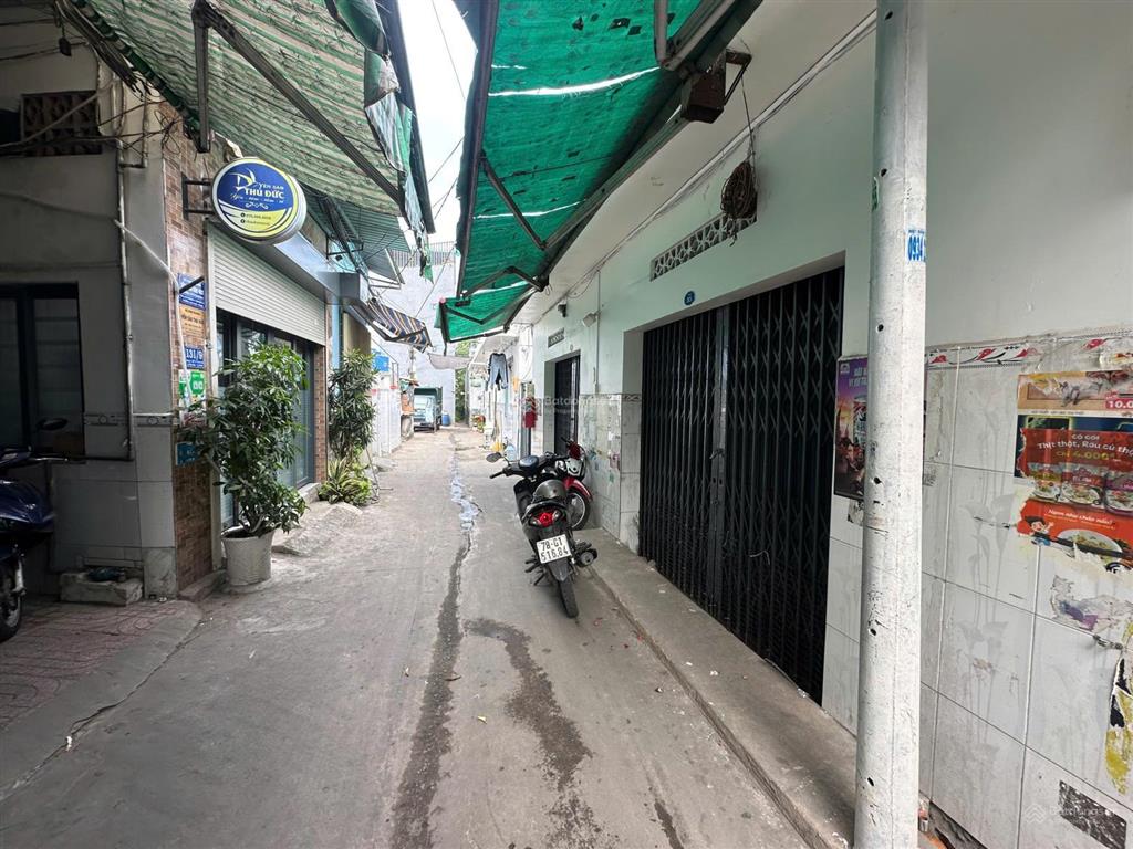 Cho thuê kiot 2 mặt tiền 40m2, kinh doanh ngay chợ đường số 4, linh xuân