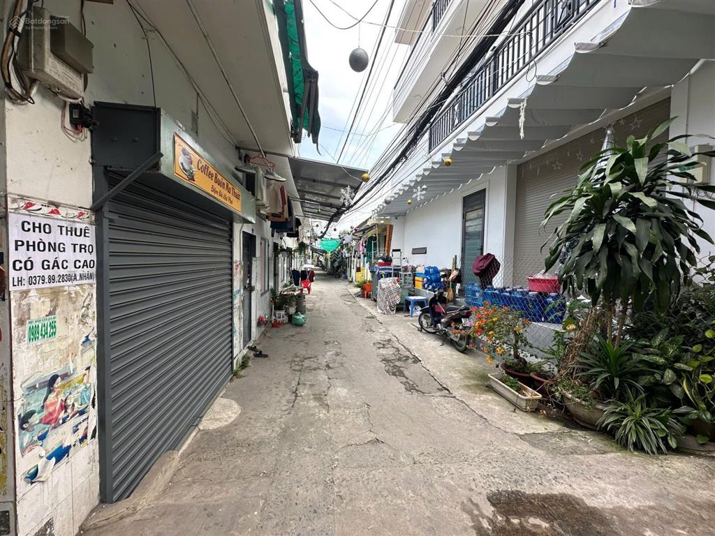 Cho thuê kiot 2 mặt tiền 40m2, kinh doanh ngay chợ đường số 4, linh xuân