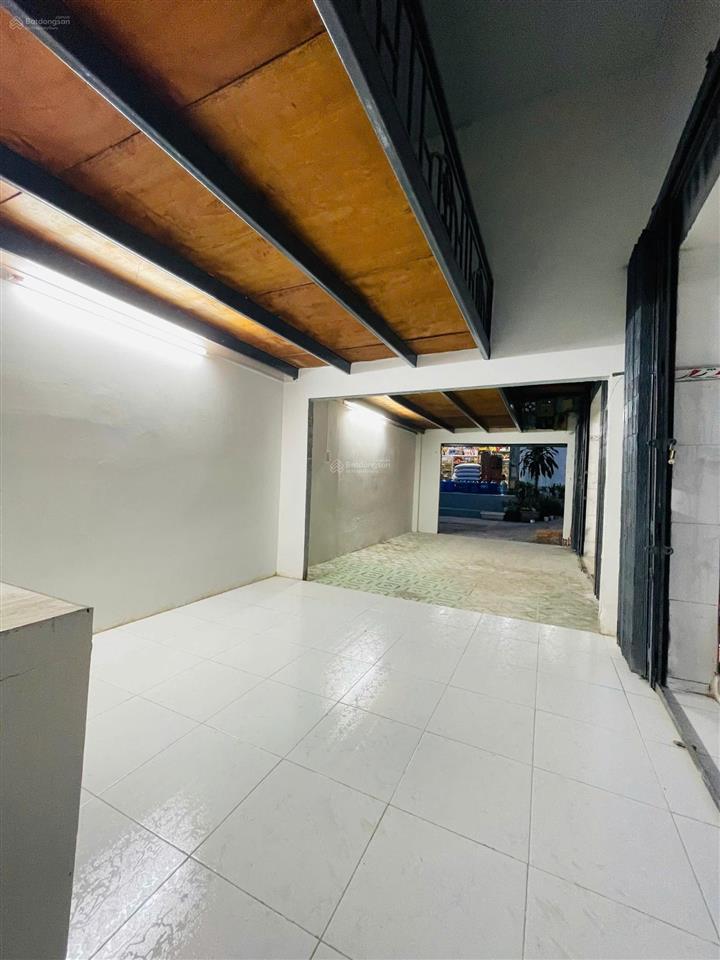 Cho thuê kiot 2 mặt tiền 40m2, kinh doanh ngay chợ đường số 4, linh xuân
