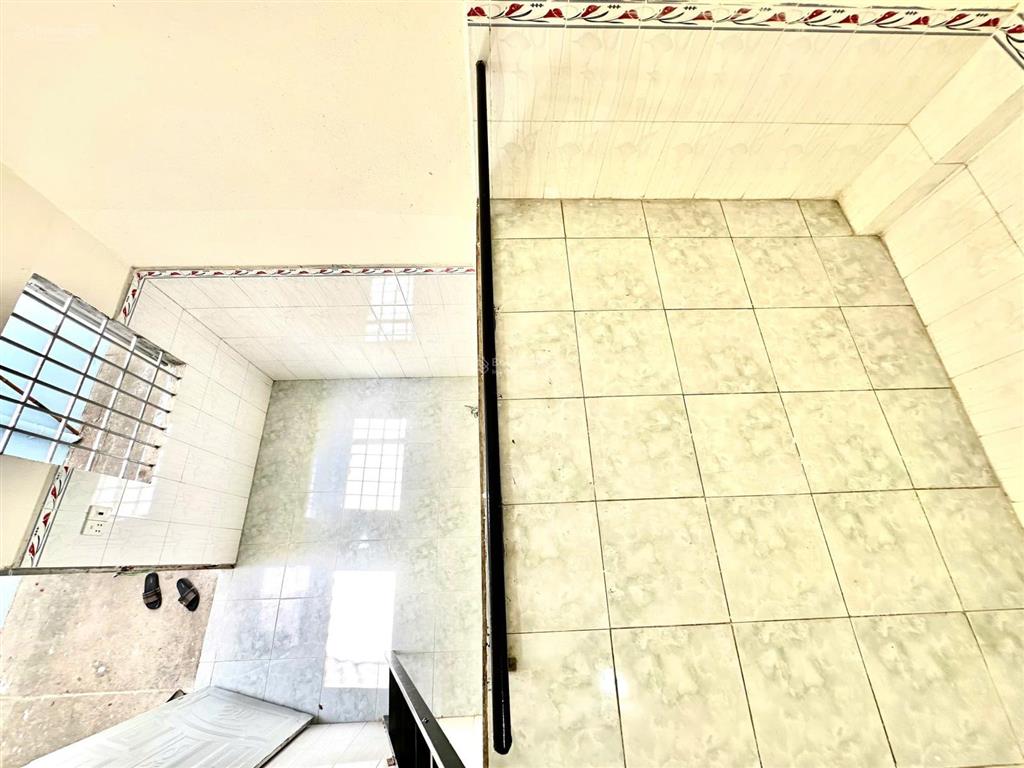Cho thuê phòng trọ gác cao, cực thoáng đường nguyễn trãi (dĩ an)  kế bên chợ xóm nghèo