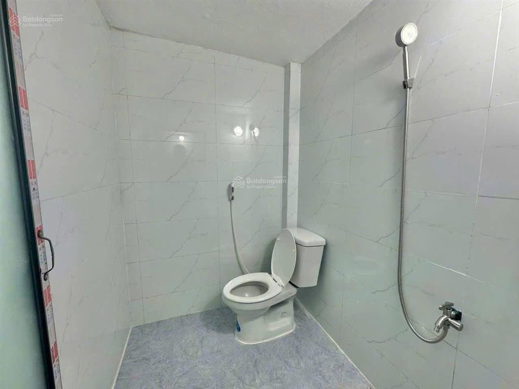 Cho thuê phòng trọ 30m2 gác cao, cực thoáng đường nguyễn trãi (dĩ an)  tp. hcm