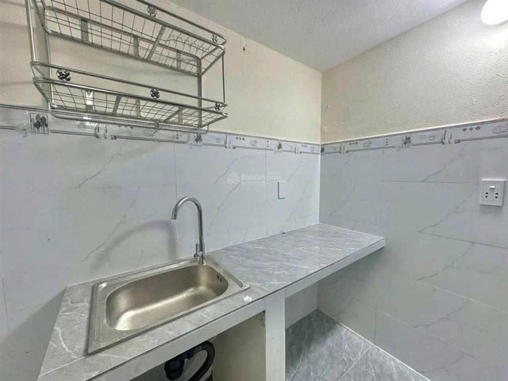 Cho thuê phòng trọ 30m2 gác cao, cực thoáng đường nguyễn trãi (dĩ an)  tp. hcm