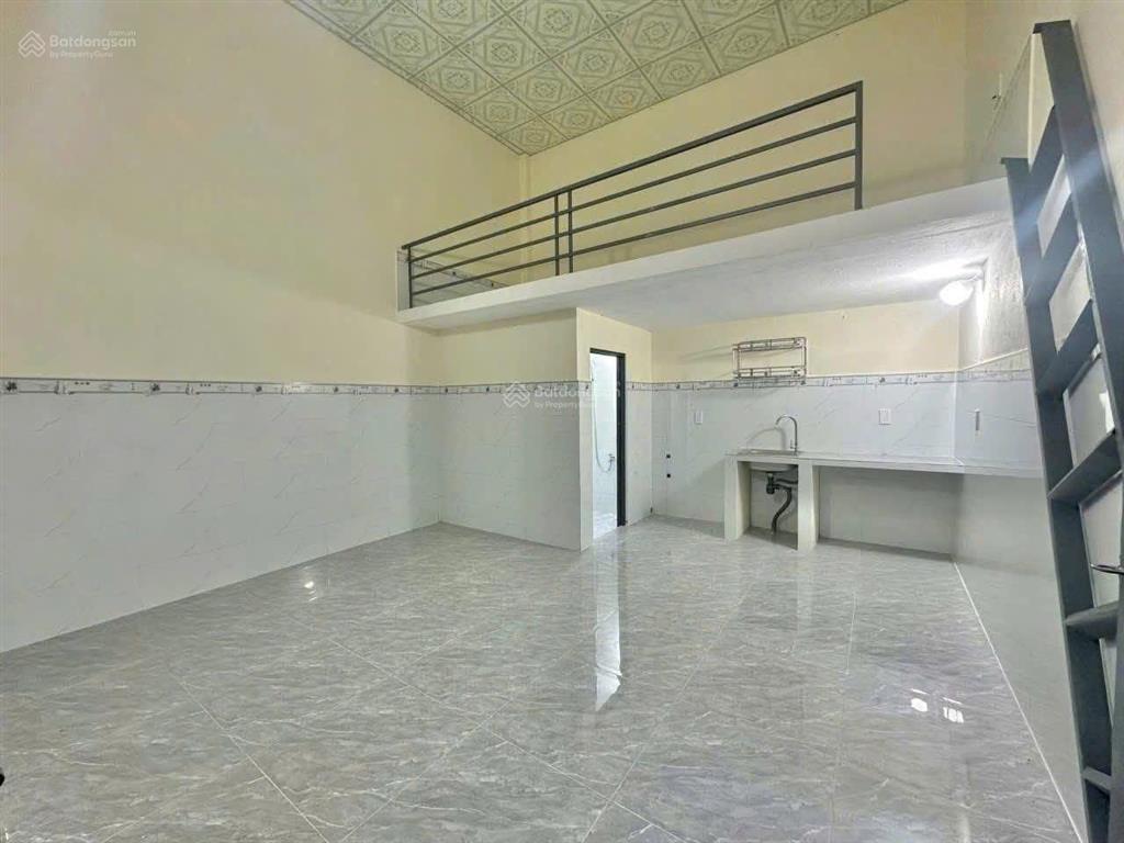 Cho thuê phòng trọ 30m2 gác cao, cực thoáng đường nguyễn trãi (dĩ an)  tp. hcm