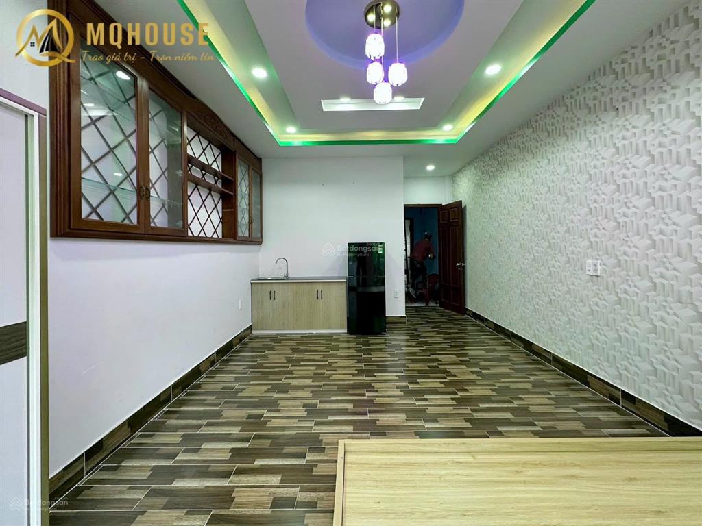 Cho thuê căn hộ studio full nội thất, có ban công thoáng ngay đường gò dầu