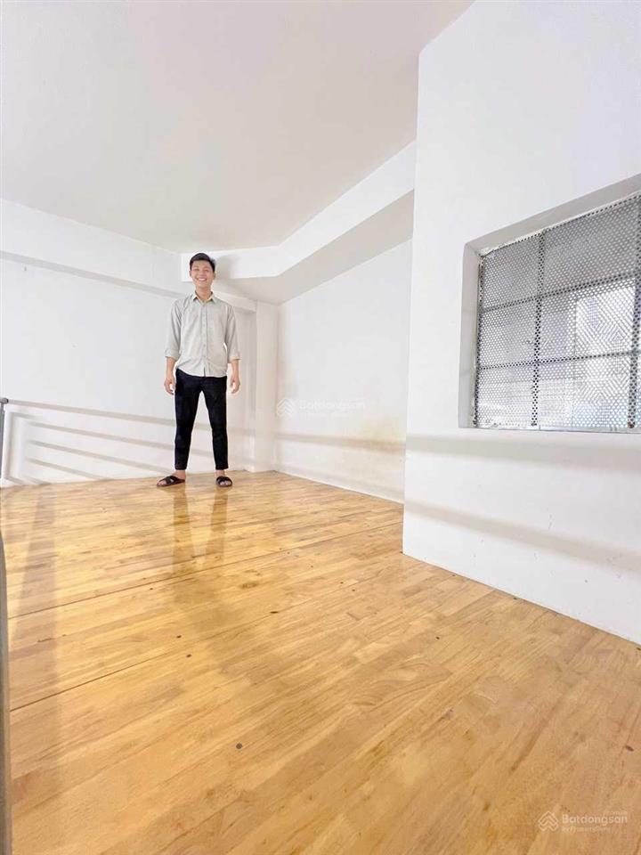Cho thuê phòng giá rẻ, gác cao 1m9 ở trường chinh, p14, tân bình