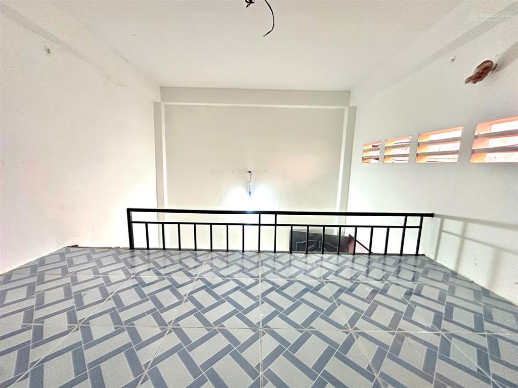 Phòng trọ mới xây, có gác cực thoáng, ngay trường đại học giao thông vận tải cơ sở tphcm