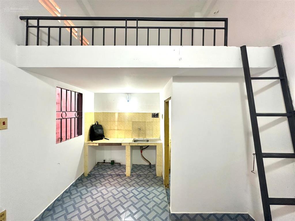 Phòng trọ mới xây, có gác cực thoáng, ngay trường đại học giao thông vận tải cơ sở tphcm