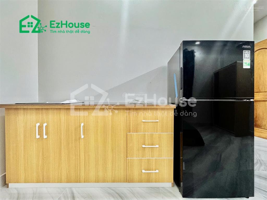Căn hộ dịch vụ mới xây, rộng 35m2 ngay ngã tư bốn xã
