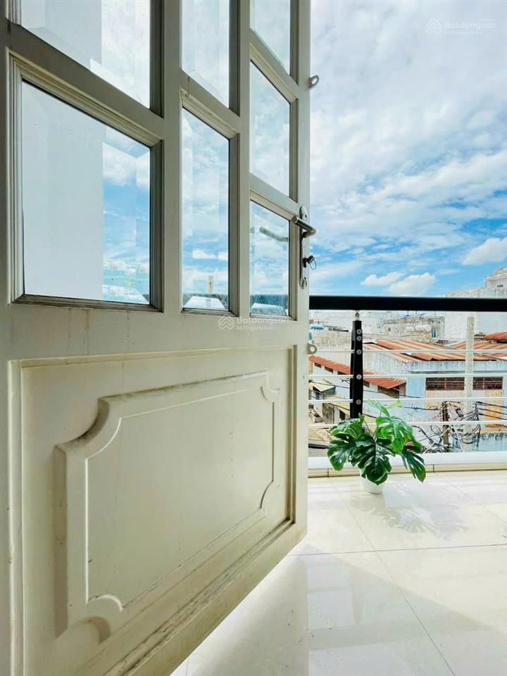 Cho thuê căn hộ duplex full nt, mới xây có ban công cực thoáng ngay ngã tư bốn xã