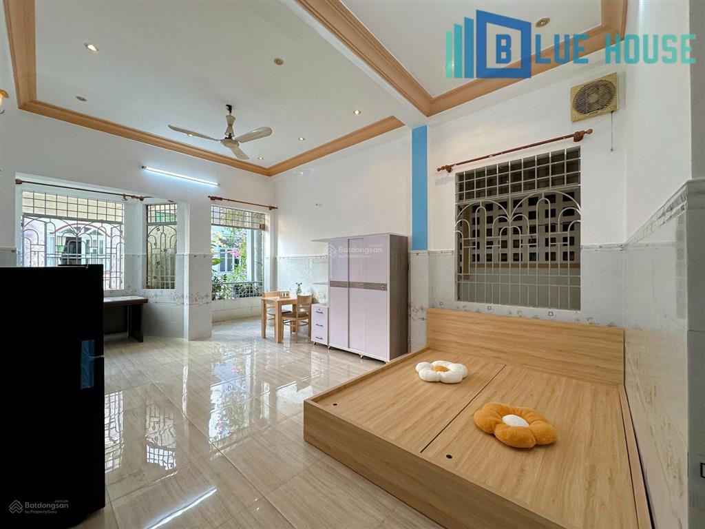 Cho thuê căn hộ ban công tách bếp full nội thất, rộng 40m2 ngay chung cư bàu cát  tân bình