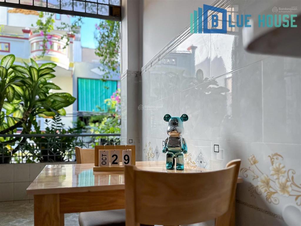 Cho thuê căn hộ ban công tách bếp full nội thất, rộng 40m2 ngay chung cư bàu cát  tân bình