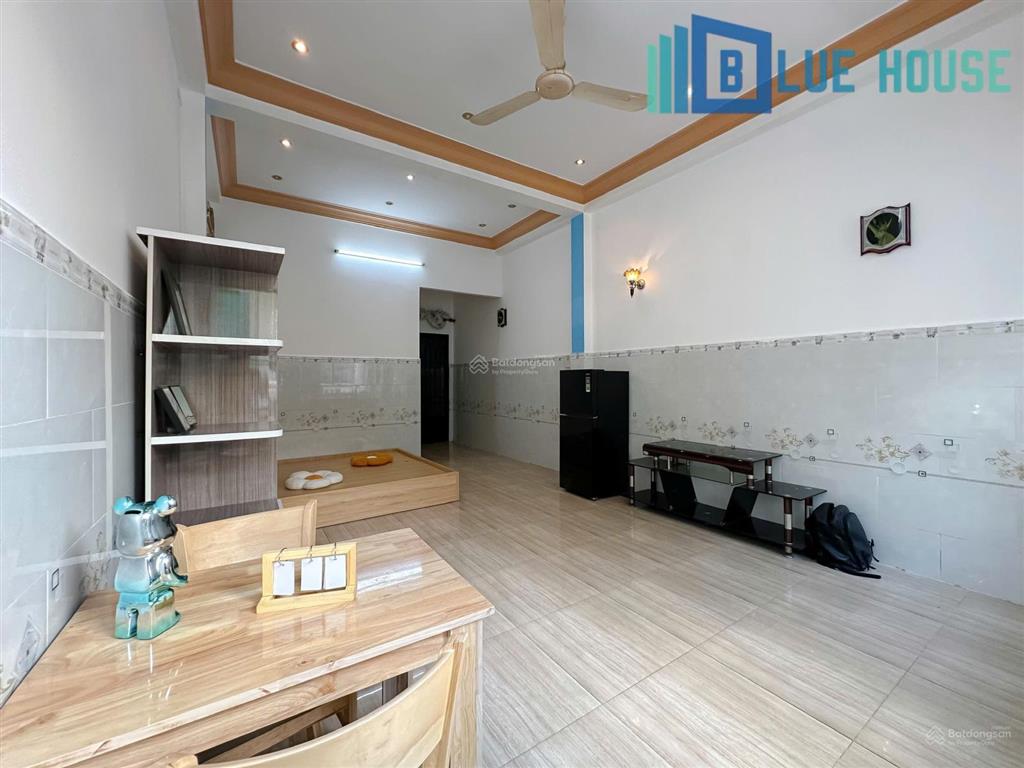 Cho thuê căn hộ ban công tách bếp full nội thất, rộng 40m2 ngay chung cư bàu cát  tân bình