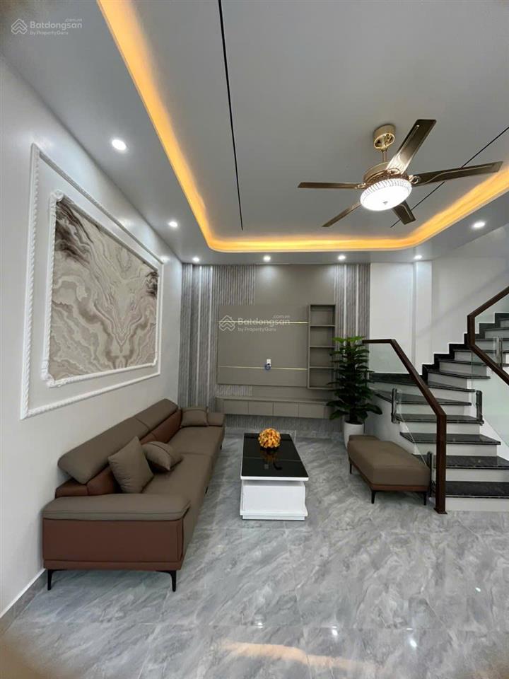 Bán nhà miếu hai xã 52m2x3t, sân riêng để xe trồng hoa, nở hậu, thoáng trước sau, chỉ 3.05 tỷ
