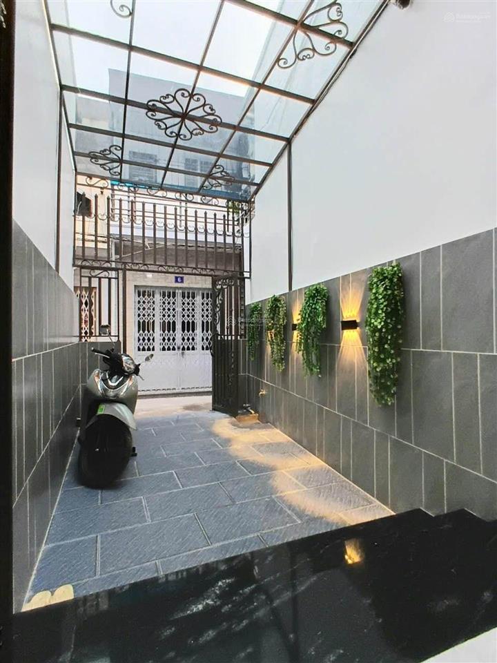 Bán nhà miếu hai xã 52m2x3t, sân riêng để xe trồng hoa, nở hậu, thoáng trước sau, chỉ 3.05 tỷ