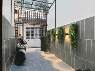 Bán nhà miếu hai xã 52m2x3t, sân riêng để xe trồng hoa, nở hậu, thoáng trước sau, chỉ 3.05 tỷ