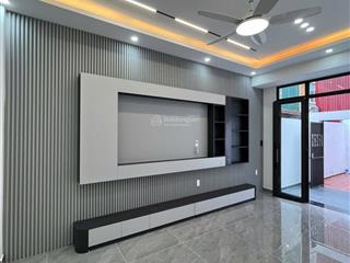 Nhà trung tâm hồ sen, sân rộng uống trà ăn tối ngoài trời, trẻ nhỏ có chỗ vui chơi, 5p ra aeon mall