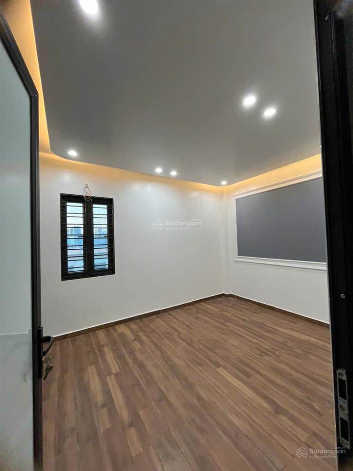 Bán nhà dư hàng 48m2 x 4 tầng sân rộng đá bóng, nhà mới nở hậu, thoáng trước sau, 2.95 tỷ, có tl