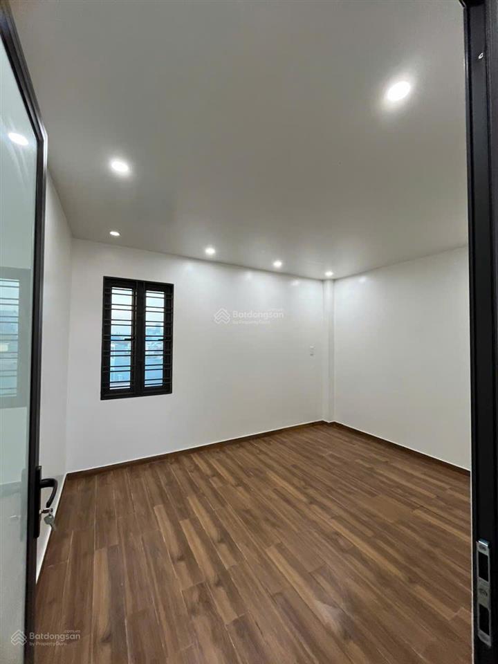 Bán nhà dư hàng 48m2 x 4 tầng sân rộng đá bóng, nhà mới nở hậu, thoáng trước sau, 2.95 tỷ, có tl