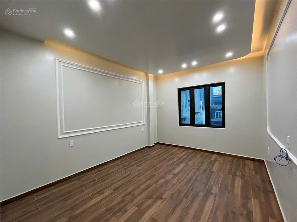 Bán nhà dư hàng 48m2 x 4 tầng sân rộng đá bóng, nhà mới nở hậu, thoáng trước sau, 2.95 tỷ, có tl