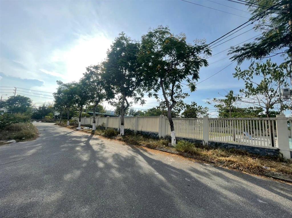 Bán lô góc 2 mặt tiền đường an đồn 3 và lê ninh, vị trí đẹp gần biển