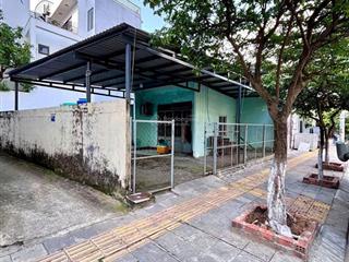 Bán lô mặt tiền phạm vấn kẹp kiệt, vị trí đẹp, thích hợp đầu tư kinh doanh du lịch