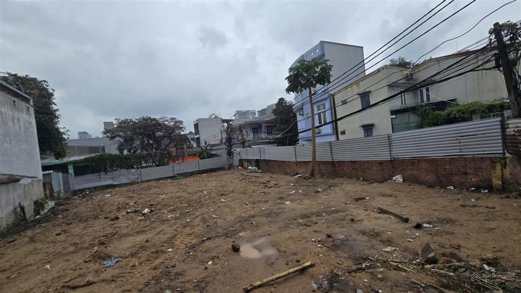 Bán lô đất 3 mặt tiền đường phó đức chính, vị trí gần chợ, biển sát vương thừa vũ