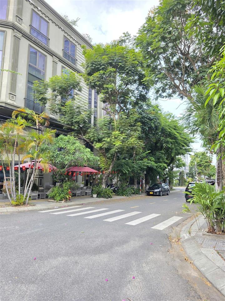 Bán lô mặt tiền đường lê mạnh trinh, gần bãi biển du lịch, vị trí đẹp để xây khách sạn