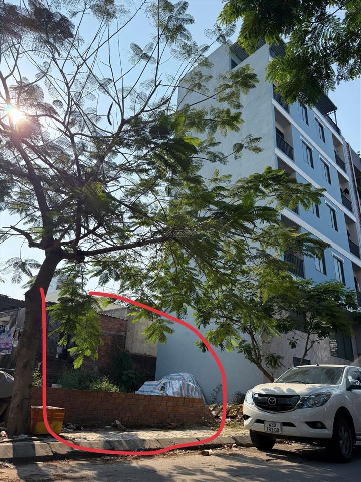 Bán lô đất mặt tiền đường mỹ khê 8, vị trí gần biển, khu căn hộ sầm uất