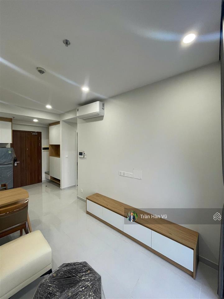 Cho thuê căn hộ 1 phòng ngủ full nt xịn đẹp view hồ bơi siêu đỉnh chỉ 8 triệu  chung cư lê phong