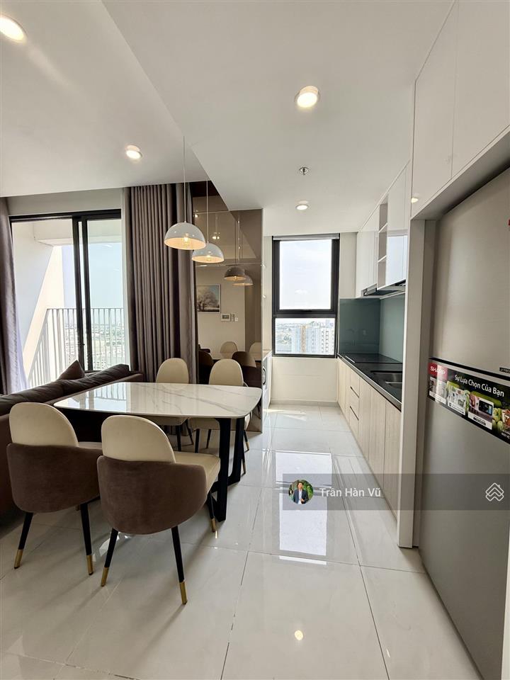 Căn hiếm  chính chủ cần bán nhanh căn hộ 2pn góc siêu đẹp có hđ thuê sẵn dài hạn.  trần hàn vũ
