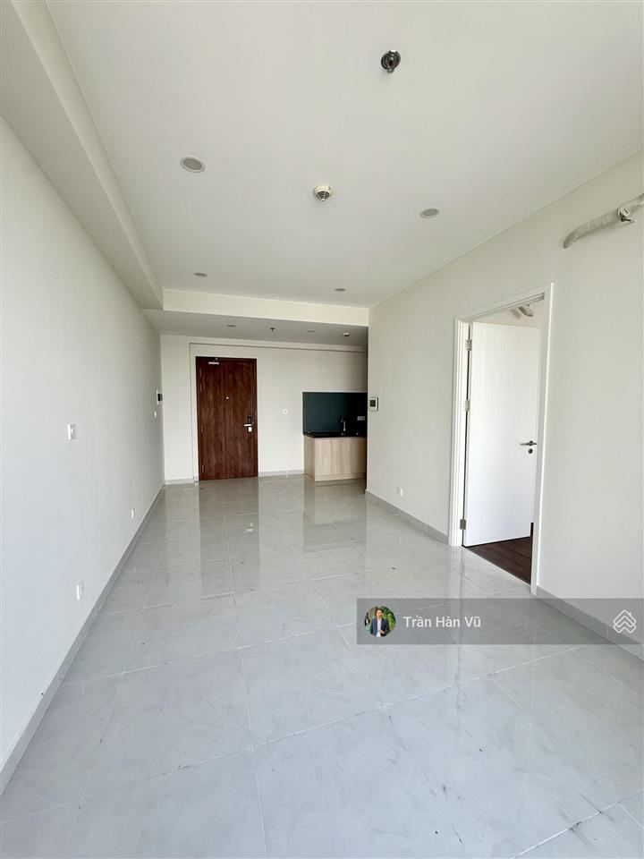 Giá tốt  chính chủ cần bán gấp căn hộ 1pn view sân golf cực đẹp chỉ 2,1 tỷ