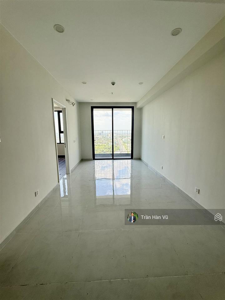Giá tốt  chính chủ cần bán gấp căn hộ 1pn view sân golf cực đẹp chỉ 2,1 tỷ
