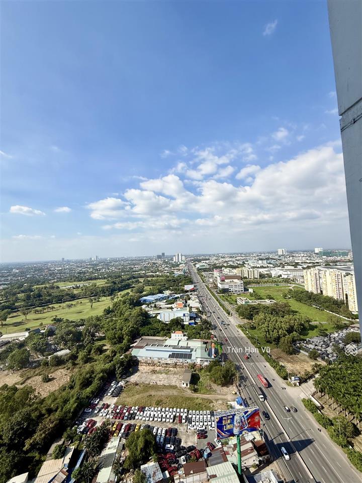 Giá tốt  chính chủ cần bán gấp căn hộ 1pn view sân golf cực đẹp chỉ 2,1 tỷ